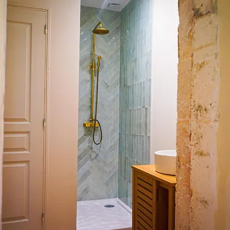 Idéal Pour Couple, Famille&pros - Jusqu'à 6 Pers - Classé 2 étoiles - Baignoire Balnéo - Espace De Travail Dédié - A 10min De La Gare Sncf, Du Centre D'angoulême, Et Du Musée De La Bd - Parking Privé Et Gratuit - Wifi Gratuit Casa vacanze *