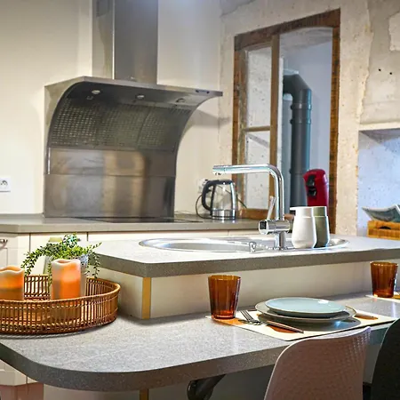 Idéal Pour Couple, Famille&pros - Jusqu'à 6 Pers - Classé 2 étoiles - Baignoire Balnéo - Espace De Travail Dédié - A 10min De La Gare Sncf, Du Centre D'angoulême, Et Du Musée De La Bd - Parking Privé Et Gratuit - Wifi Gratuit Casa vacanze