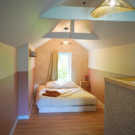 Idéal Pour Couple, Famille&pros - Jusqu'à 6 Pers - Classé 2 étoiles - Baignoire Balnéo - Espace De Travail Dédié - A 10min De La Gare Sncf, Du Centre D'angoulême, Et Du Musée De La Bd - Parking Privé Et Gratuit - Wifi Gratuit Angoulême