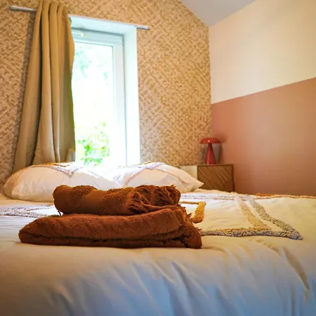 Idéal Pour Couple, Famille&pros - Jusqu'à 6 Pers - Classé 2 étoiles - Baignoire Balnéo - Espace De Travail Dédié - A 10min De La Gare Sncf, Du Centre D'angoulême, Et Du Musée De La Bd - Parking Privé Et Gratuit - Wifi Gratuit * Angoulême