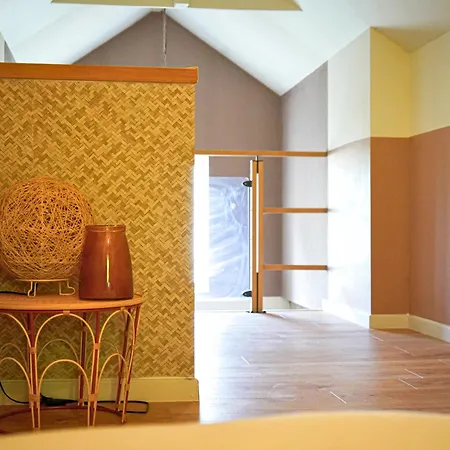 Idéal Pour Couple, Famille&pros - Jusqu'à 6 Pers - Classé 2 étoiles - Baignoire Balnéo - Espace De Travail Dédié - A 10min De La Gare Sncf, Du Centre D'angoulême, Et Du Musée De La Bd - Parking Privé Et Gratuit - Wifi Gratuit