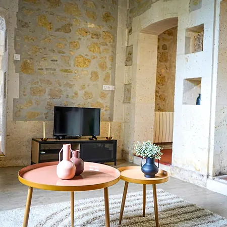 Casa vacanze Idéal Pour Couple, Famille&pros - Jusqu'à 6 Pers - Classé 2 étoiles - Baignoire Balnéo - Espace De Travail Dédié - A 10min De La Gare Sncf, Du Centre D'angoulême, Et Du Musée De La Bd - Parking Privé Et Gratuit - Wifi Gratuit