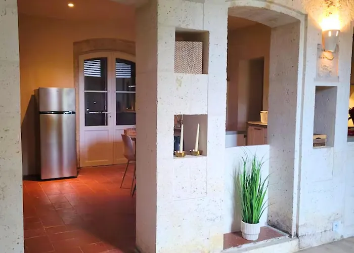 Сasa de vacaciones Idéal Pour Couple, Famille&pros - Jusqu'à 6 Pers - Classé 2 étoiles - Baignoire Balnéo - Espace De Travail Dédié - A 10min De La Gare Sncf, Du Centre D'angoulême, Et Du Musée De La Bd - Parking Privé Et Gratuit - Wifi Gratuit *