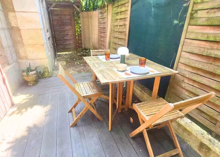 Idéal Pour Couple, Famille&pros - Jusqu'à 6 Pers - Classé 2 étoiles - Baignoire Balnéo - Espace De Travail Dédié - A 10min De La Gare Sncf, Du Centre D'angoulême, Et Du Musée De La Bd - Parking Privé Et Gratuit - Wifi Gratuit Сasa de vacaciones *