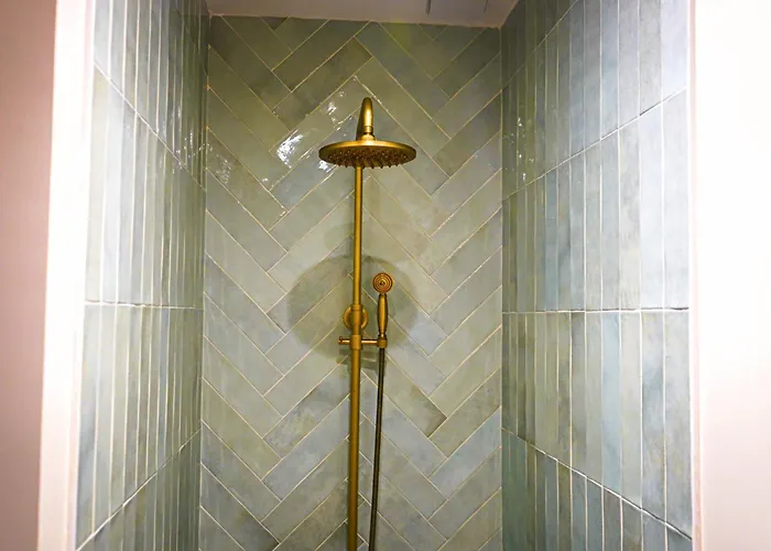 Idéal Pour Couple, Famille&pros - Jusqu'à 6 Pers - Classé 2 étoiles - Baignoire Balnéo - Espace De Travail Dédié - A 10min De La Gare Sncf, Du Centre D'angoulême, Et Du Musée De La Bd - Parking Privé Et Gratuit - Wifi Gratuit Сasa de vacaciones *