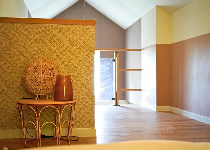 Idéal Pour Couple, Famille&pros - Jusqu'à 6 Pers - Classé 2 étoiles - Baignoire Balnéo - Espace De Travail Dédié - A 10min De La Gare Sncf, Du Centre D'angoulême, Et Du Musée De La Bd - Parking Privé Et Gratuit - Wifi Gratuit