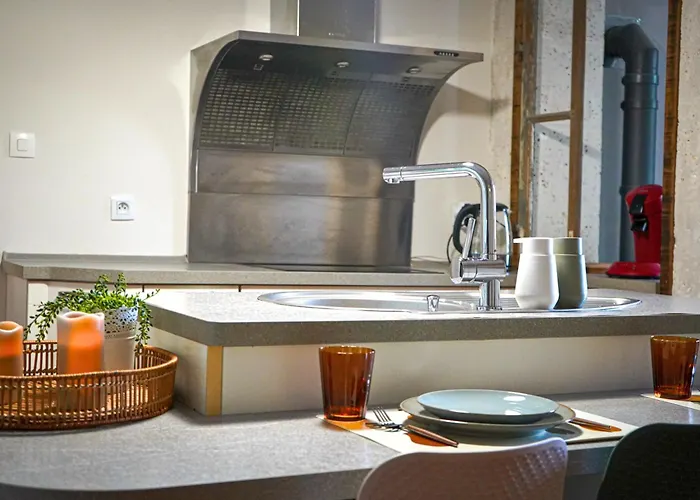 Idéal Pour Couple, Famille&pros - Jusqu'à 6 Pers - Classé 2 étoiles - Baignoire Balnéo - Espace De Travail Dédié - A 10min De La Gare Sncf, Du Centre D'angoulême, Et Du Musée De La Bd - Parking Privé Et Gratuit - Wifi Gratuit Сasa de vacaciones *