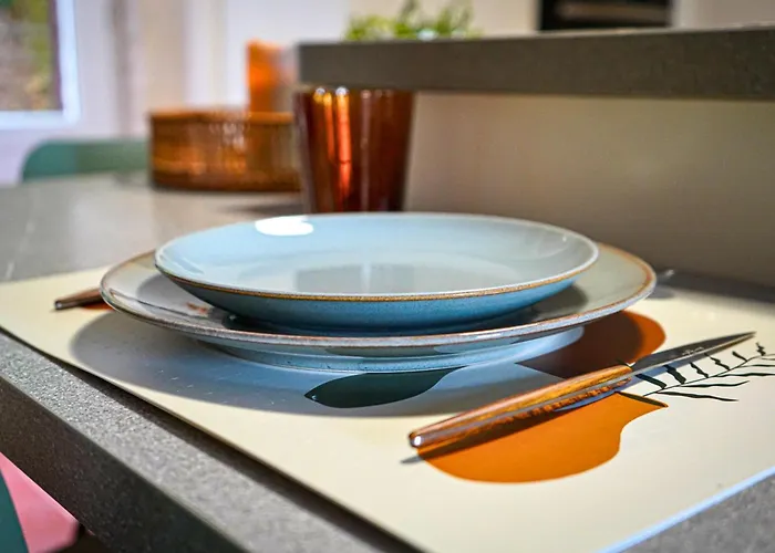 Idéal Pour Couple, Famille&pros - Jusqu'à 6 Pers - Classé 2 étoiles - Baignoire Balnéo - Espace De Travail Dédié - A 10min De La Gare Sncf, Du Centre D'angoulême, Et Du Musée De La Bd - Parking Privé Et Gratuit - Wifi Gratuit *