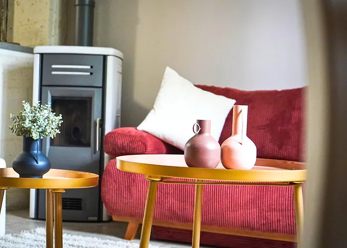 Сasa de vacaciones Idéal Pour Couple, Famille&pros - Jusqu'à 6 Pers - Classé 2 étoiles - Baignoire Balnéo - Espace De Travail Dédié - A 10min De La Gare Sncf, Du Centre D'angoulême, Et Du Musée De La Bd - Parking Privé Et Gratuit - Wifi Gratuit Angulema