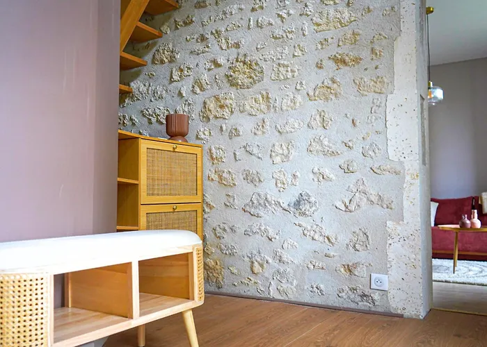 Idéal Pour Couple, Famille&pros - Jusqu'à 6 Pers - Classé 2 étoiles - Baignoire Balnéo - Espace De Travail Dédié - A 10min De La Gare Sncf, Du Centre D'angoulême, Et Du Musée De La Bd - Parking Privé Et Gratuit - Wifi Gratuit Сasa de vacaciones Angulema